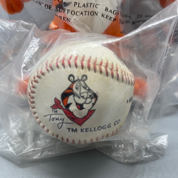 Rawlings Major League Baseball & Tony the Tiger, TM Kellogg Company - Picture 5 of 8